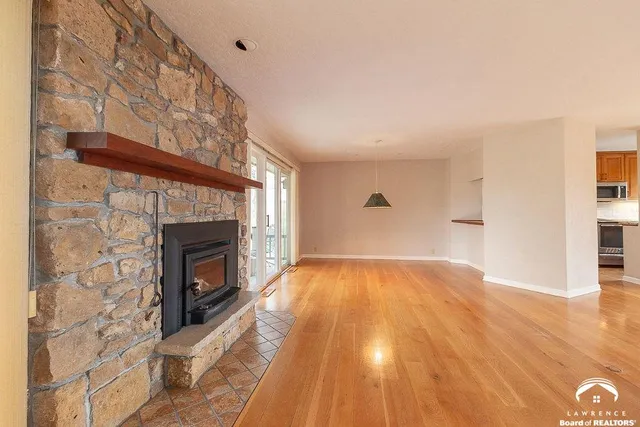 $1,500,000 | 25139 Hemphill Road, Lawrence, KS 66044