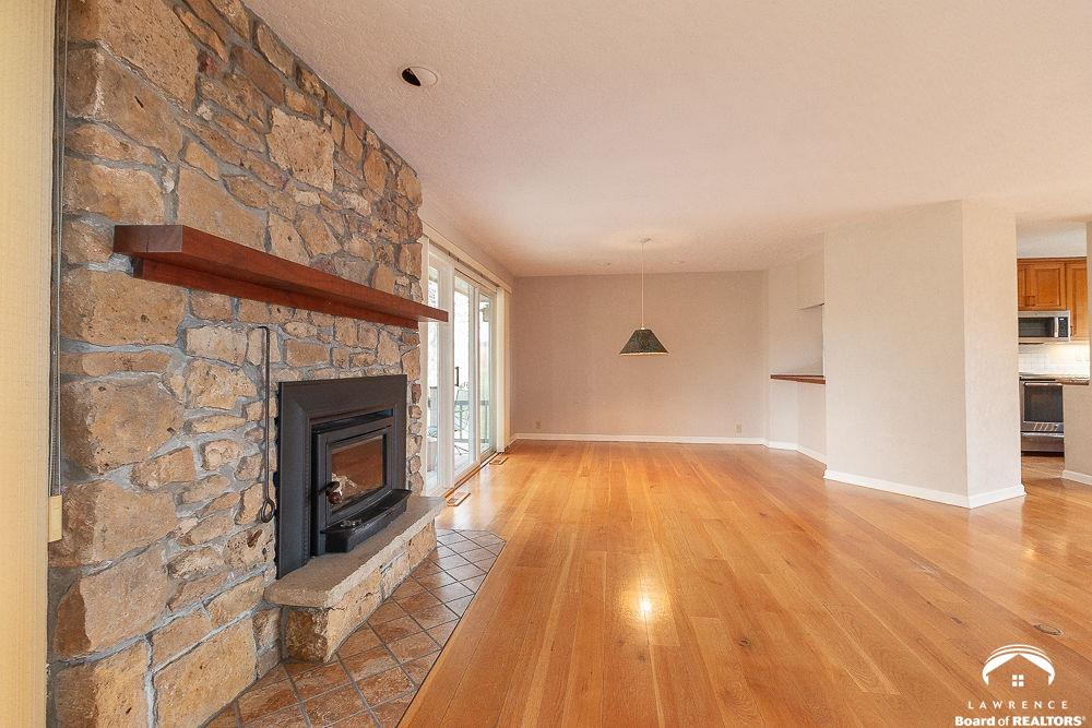 25139 Hemphill Road Lawrence, KS 66044 - Photo 5 of 50