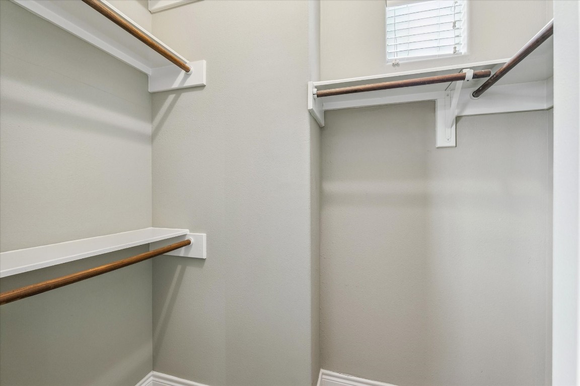 1020 Wagner Street Houston, TX 77007 - Photo 15 of 28 a view of a air conditioner