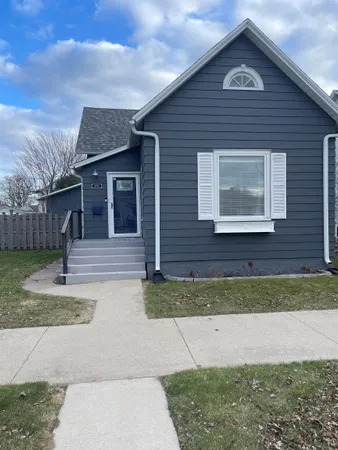 $184,900 | 1715 14th Avenue, Menominee, MI 49858