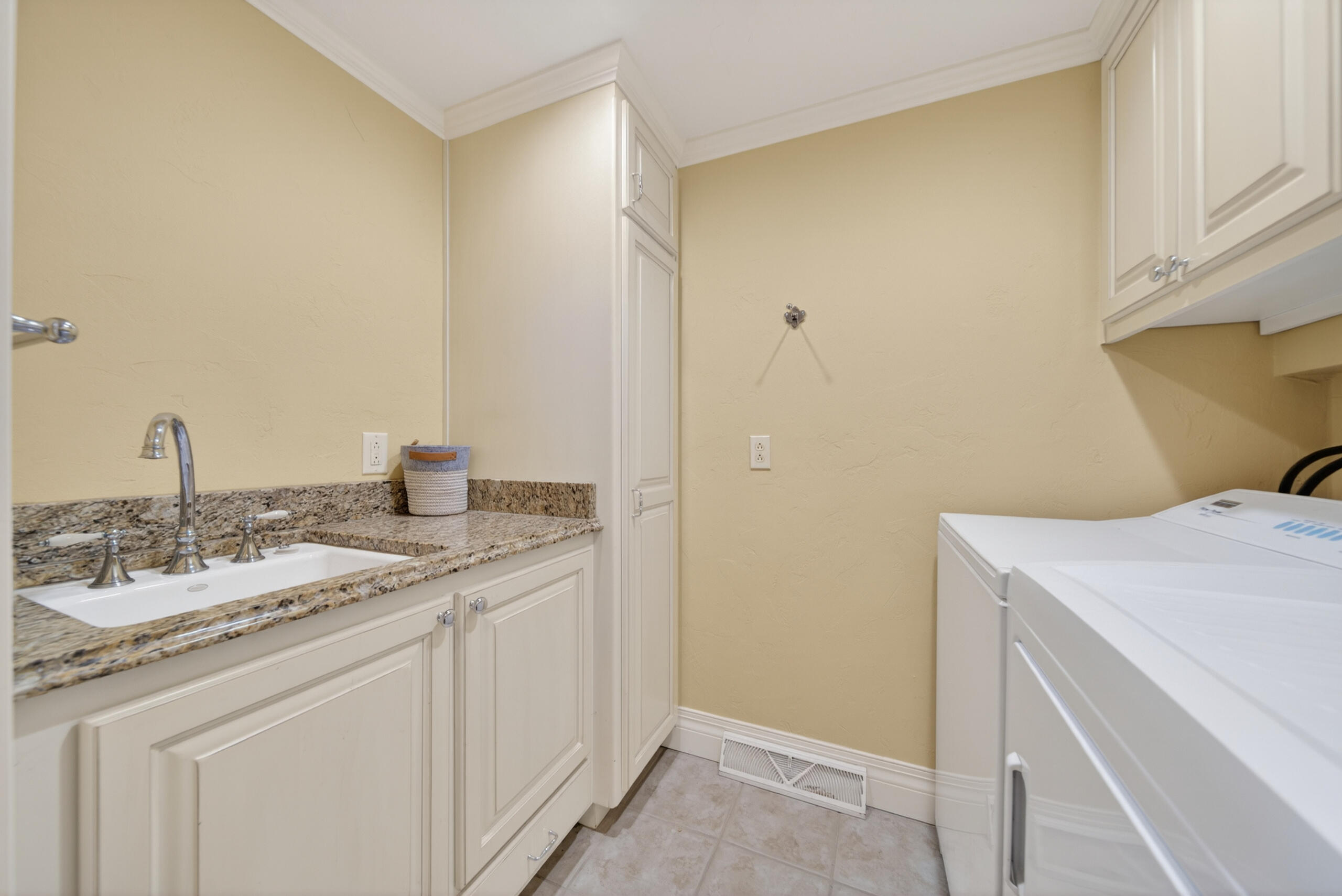 620 Oak Tree Road Sheboygan, WI 53083 - Photo 38 of 60 DSC03185