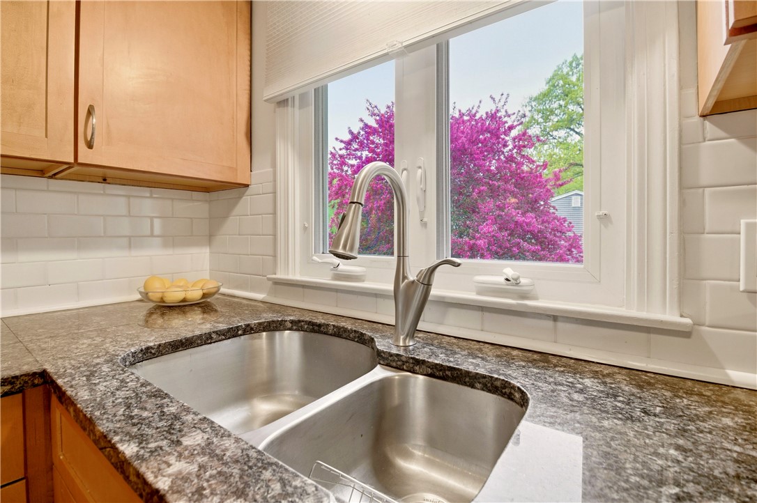 208 Sowams Road Barrington, RI 02806 - Photo 3 of 21