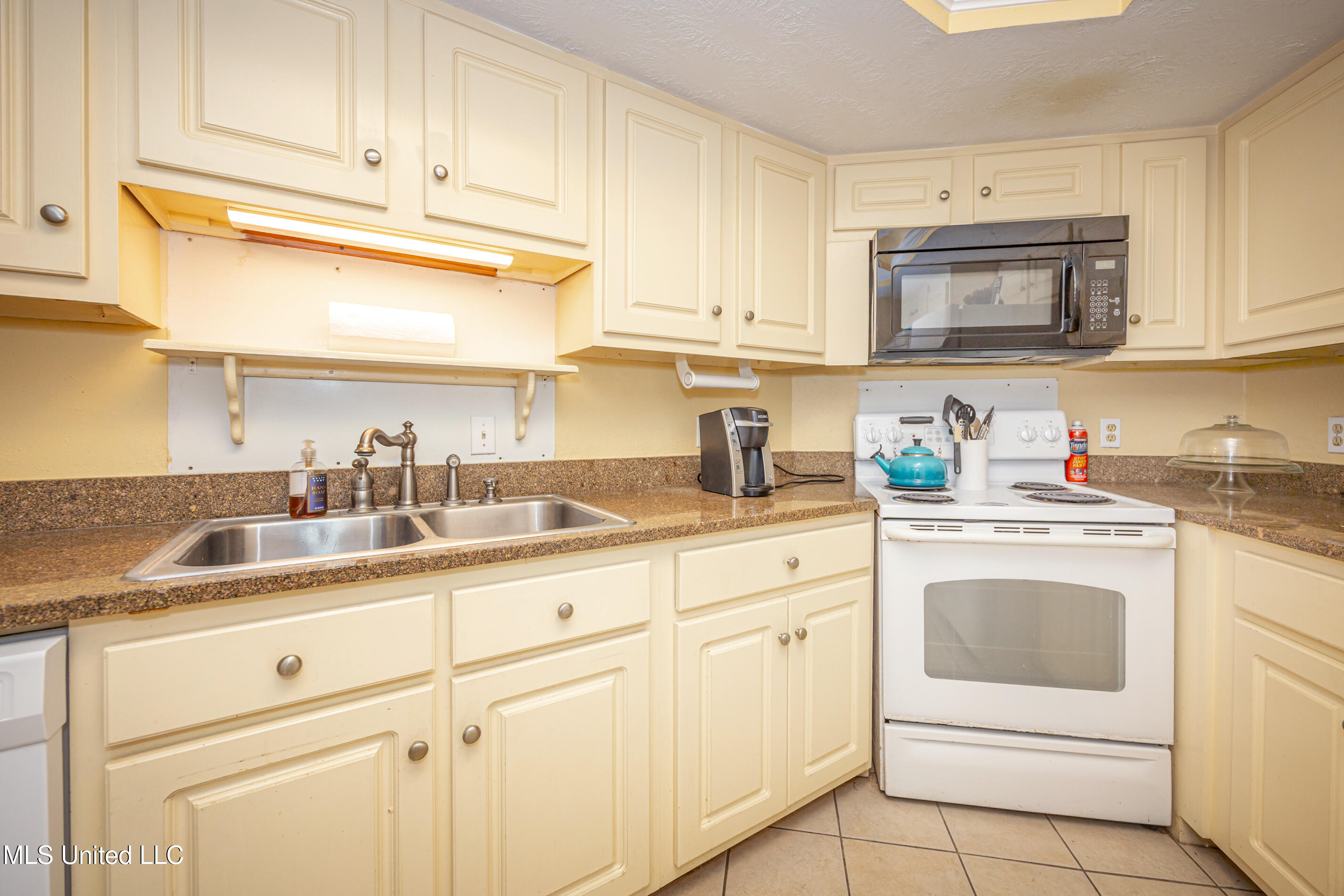 1916 2nd Street, Unit 2 Gulfport, MS 39501 - Photo 16 of 34 IMG_1162