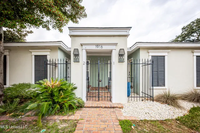$1,850 | 1916 2nd Street, Unit 2, Gulfport, MS 39501