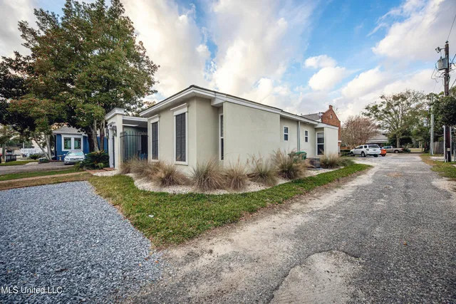 $1,850 | 1916 2nd Street, Unit 2, Gulfport, MS 39501