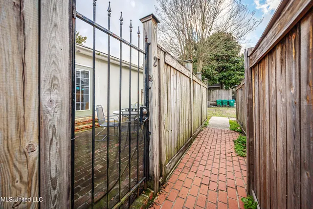 $1,850 | 1916 2nd Street, Unit 2, Gulfport, MS 39501