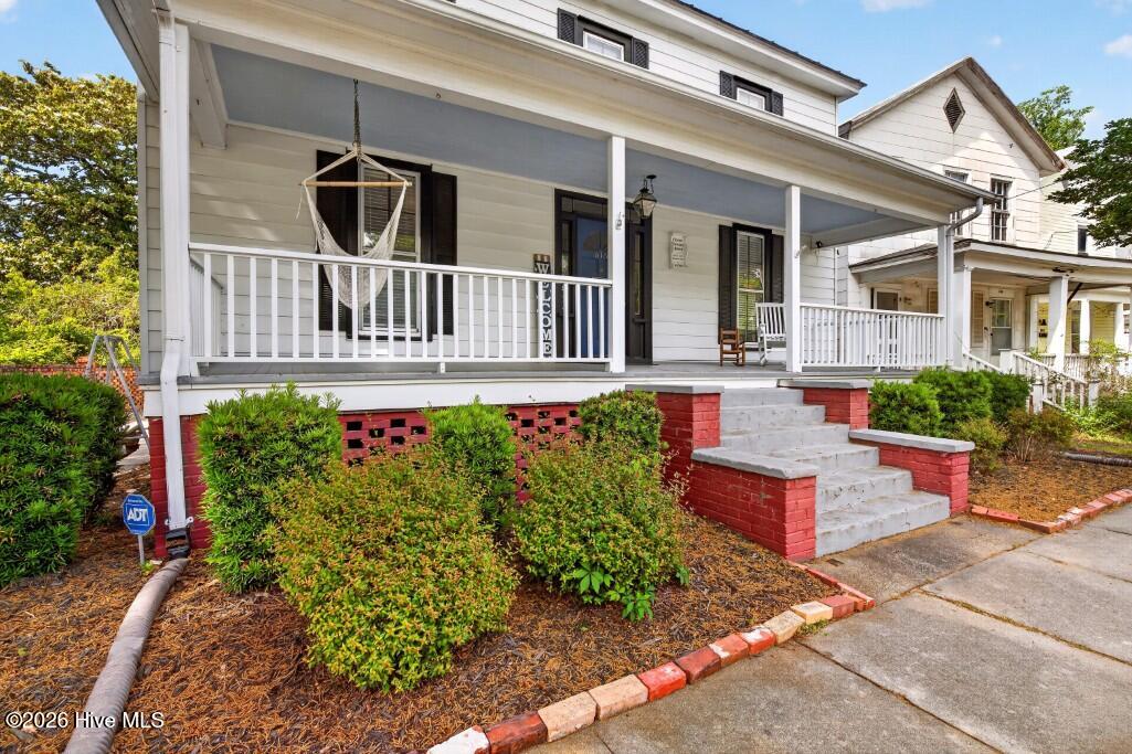 616 New Street New Bern, NC 28560 - Photo 2 of 32 IMG_7523