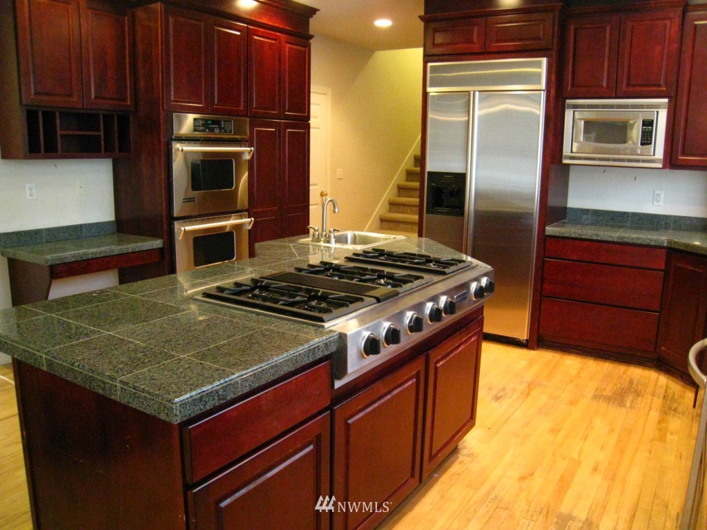 19906 183rd Way Southeast Renton, WA 98058 - Photo 4 of 15