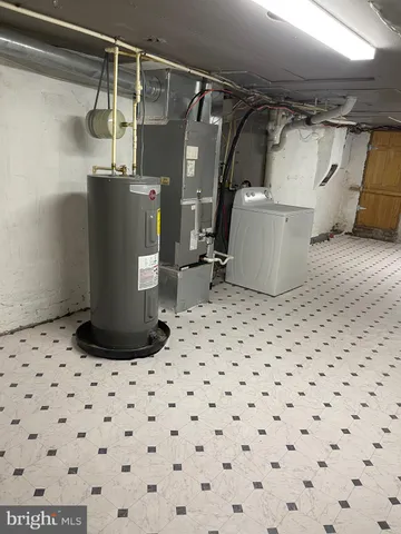 a view of a walk in closet