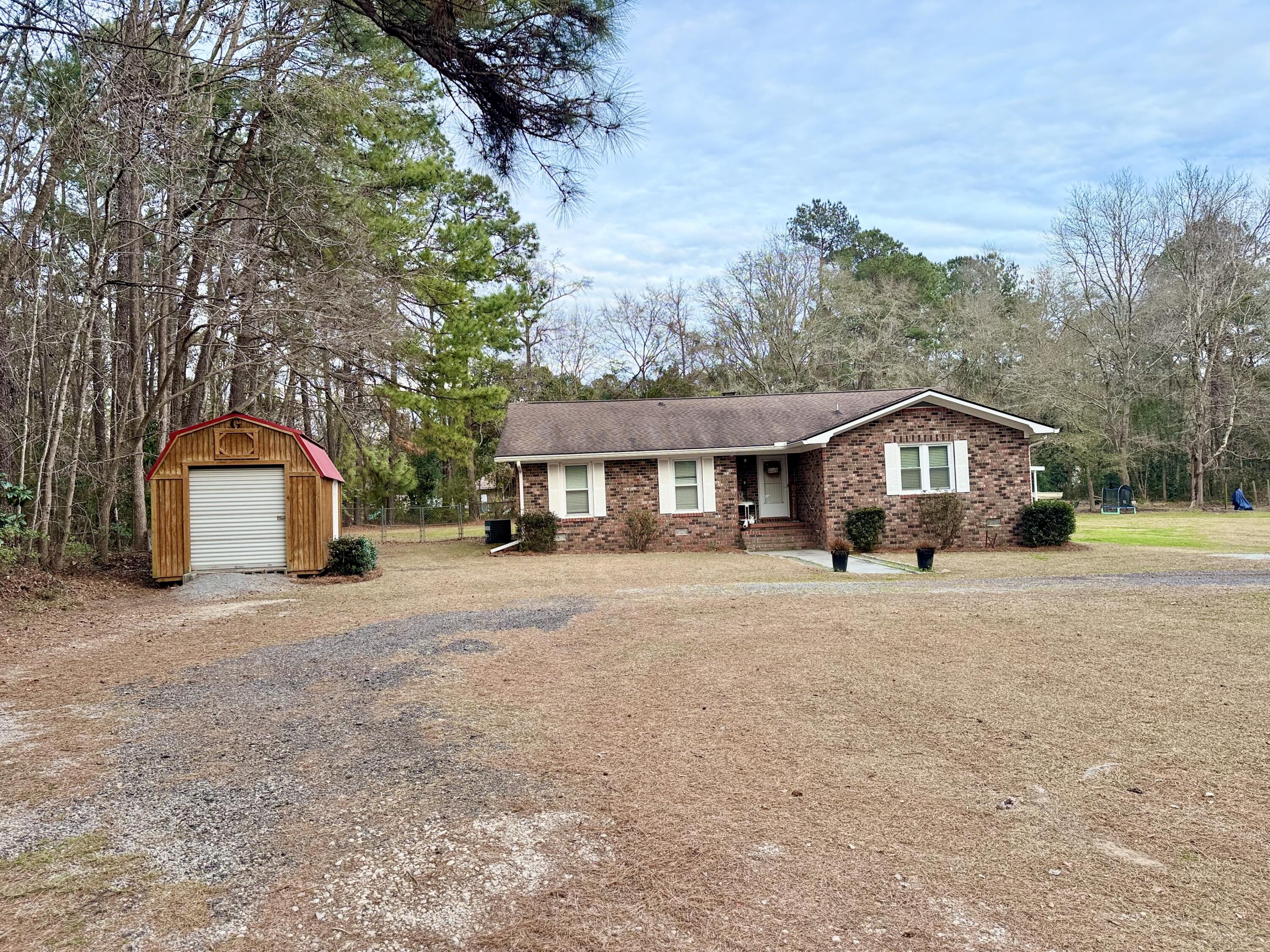 125 Atkinson Lane Bonneau, SC 29431 - Photo 4 of 27 03