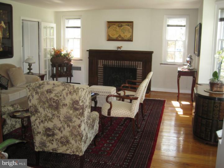 26 Overhill Road Bala Cynwyd, PA 19004 - Photo 5 of 15 Living Room