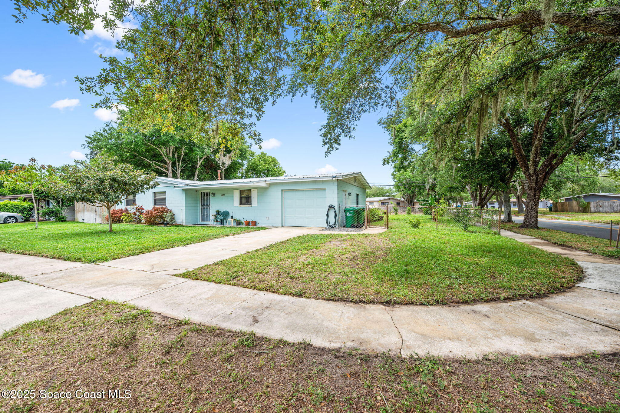 1937 Exeter Drive Cocoa, FL 32922 - Photo 4 of 33 1-web-or-mls-DSC_3720