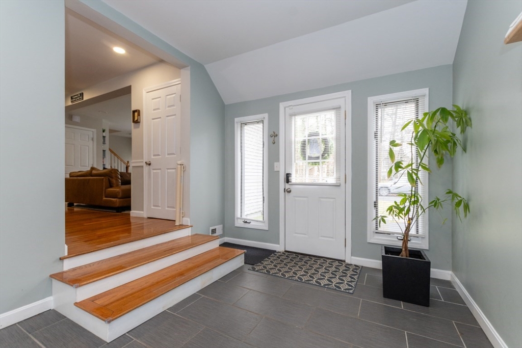 2 Ash Road Norfolk, MA 02056 - Photo 7 of 34