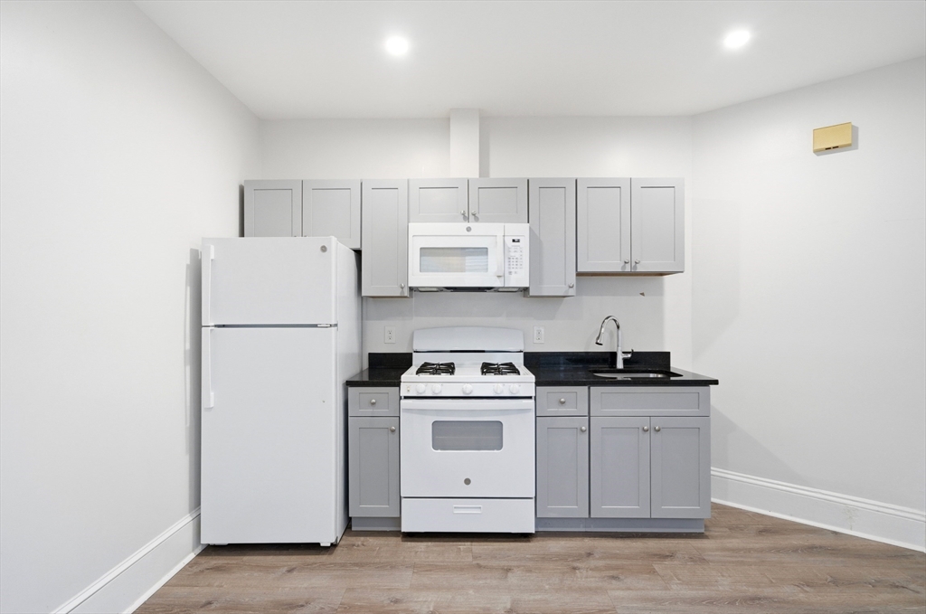 14 Ripley Street, Unit 1R Malden, MA 02148 - Photo 3 of 15