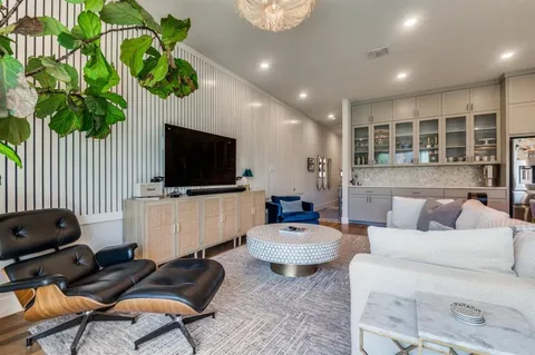 $674,999 | 3936 Bowie Lane, Dallas, TX 75220