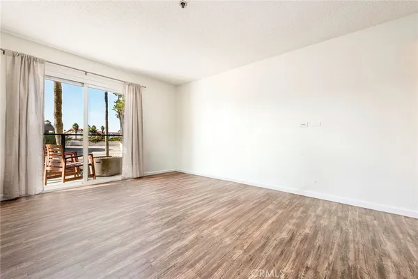 $975,000 | 16255 Pacific Circle, Unit 106, Huntington Beach, CA 92649