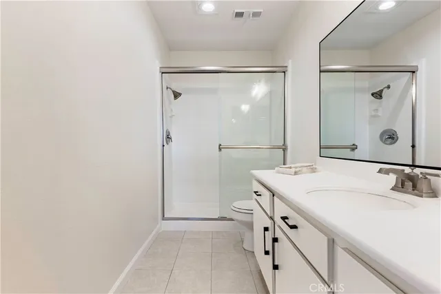 $999,999 | 16255 Pacific Circle, Unit 106, Huntington Beach, CA 92649
