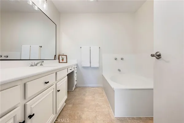 $975,000 | 16255 Pacific Circle, Unit 106, Huntington Beach, CA 92649