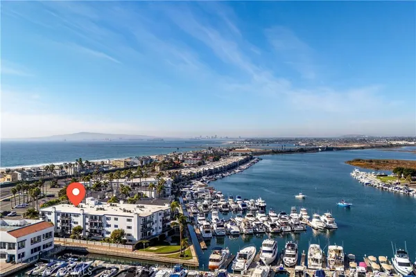 $975,000 | 16255 Pacific Circle, Unit 106, Huntington Beach, CA 92649