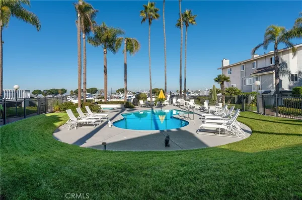 $975,000 | 16255 Pacific Circle, Unit 106, Huntington Beach, CA 92649