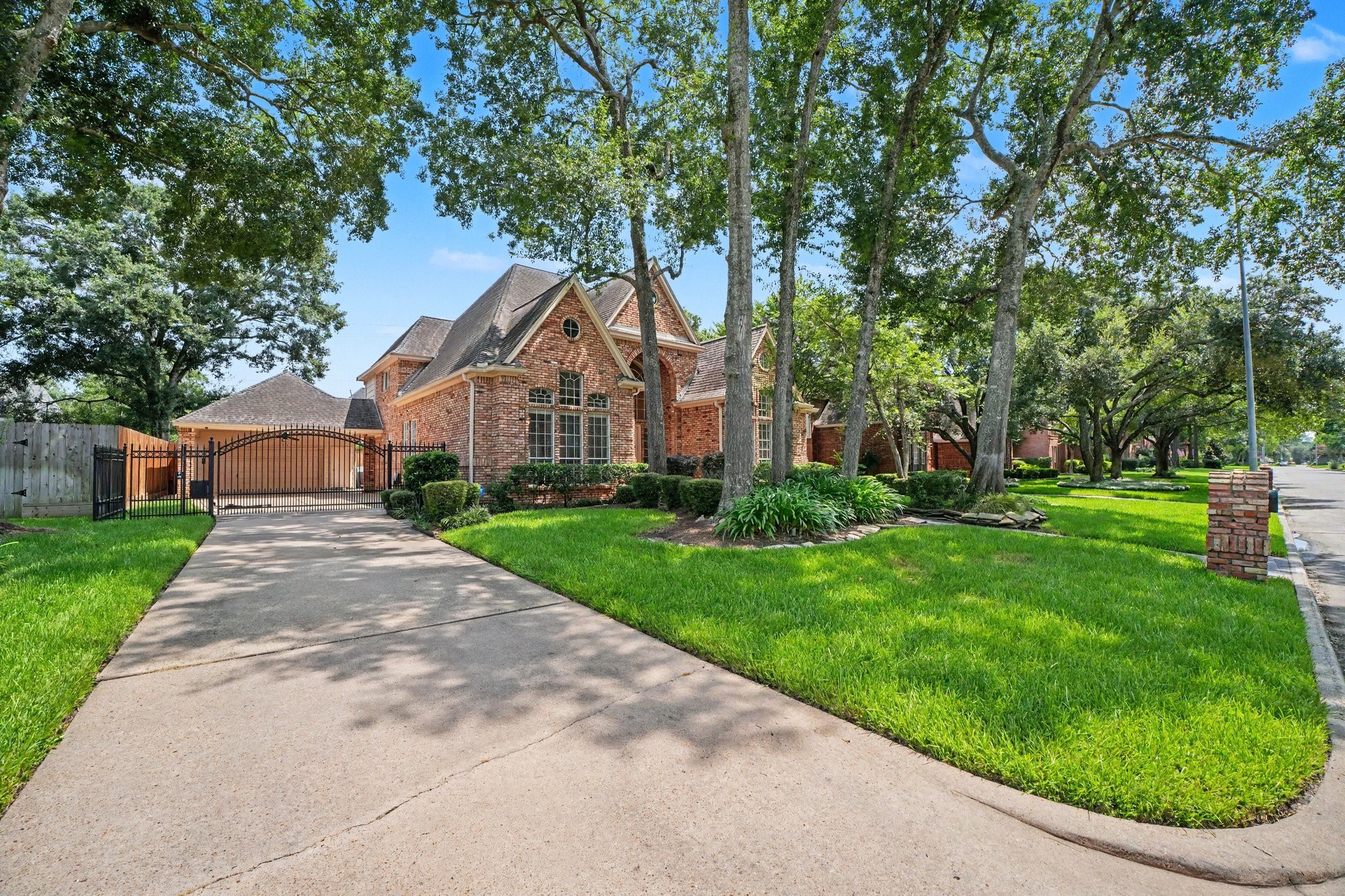3411 Fir Forest Drive Spring, TX 77388 - Photo 3 of 39 Private driveway gate that can be opened by the click of a button.
