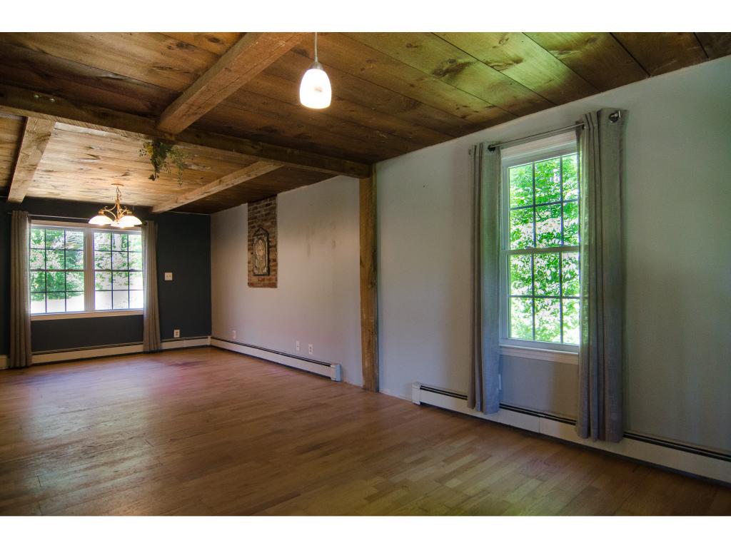 397 Island Pond Road Derry, NH 03038 - Photo 13 of 35