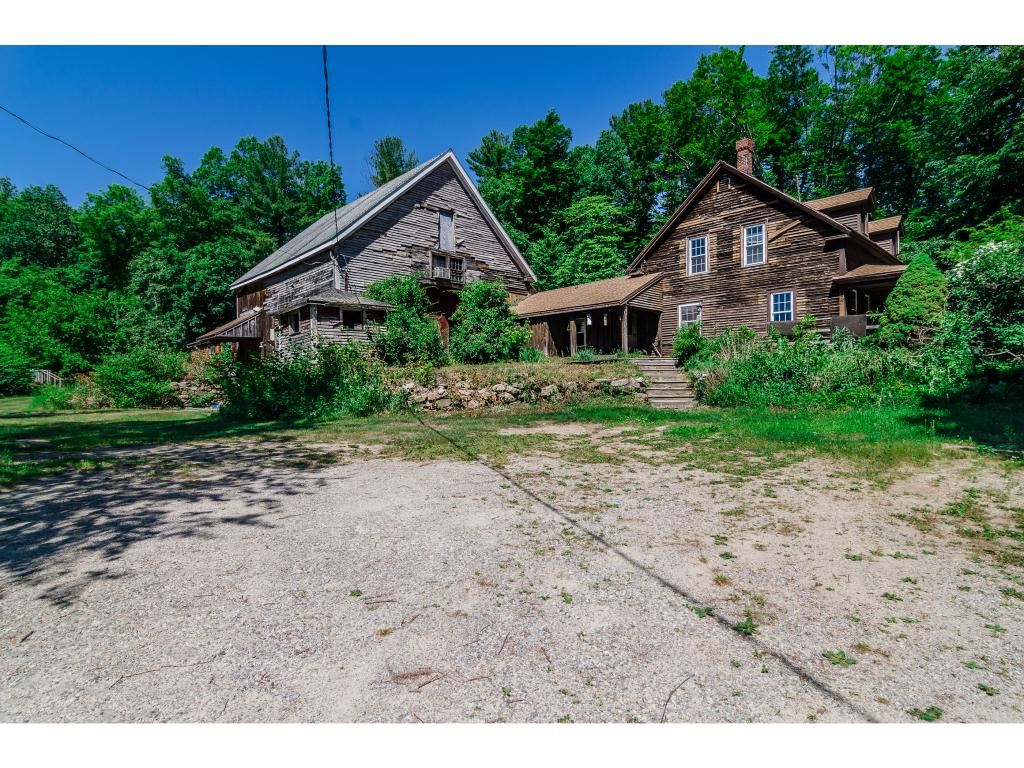 397 Island Pond Road Derry, NH 03038 - Photo 3 of 35