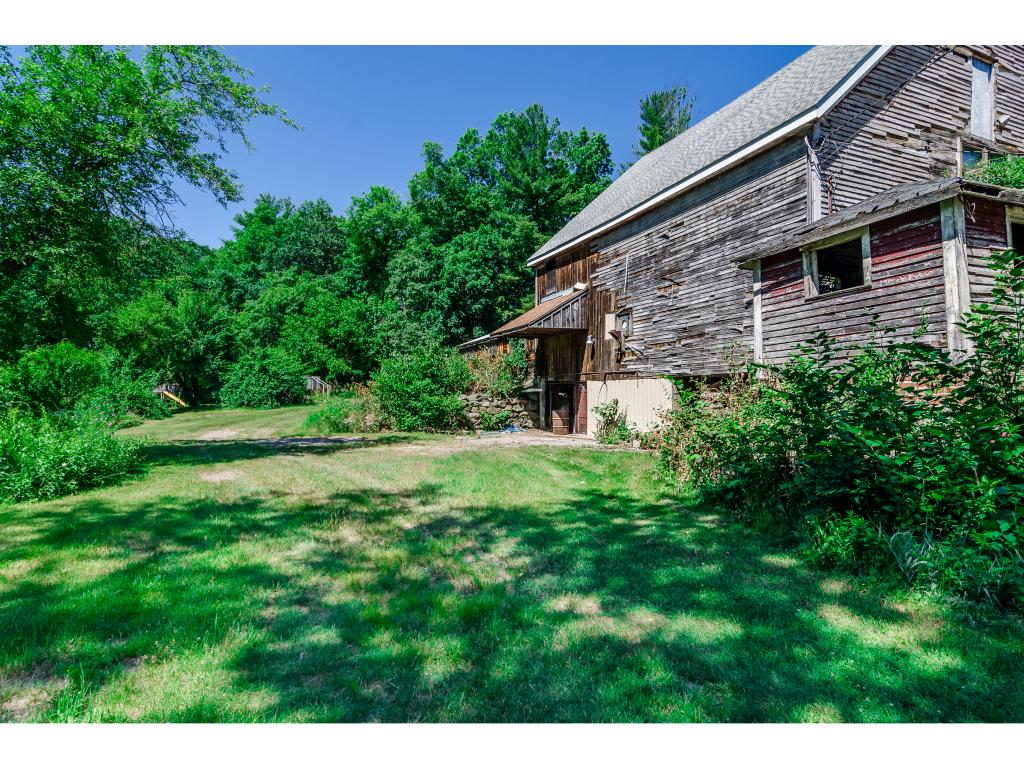 397 Island Pond Road Derry, NH 03038 - Photo 28 of 35