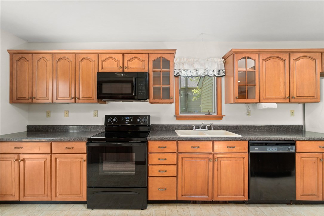 183 Winnapaug Road Westerly, RI 02891 - Photo 15 of 38
