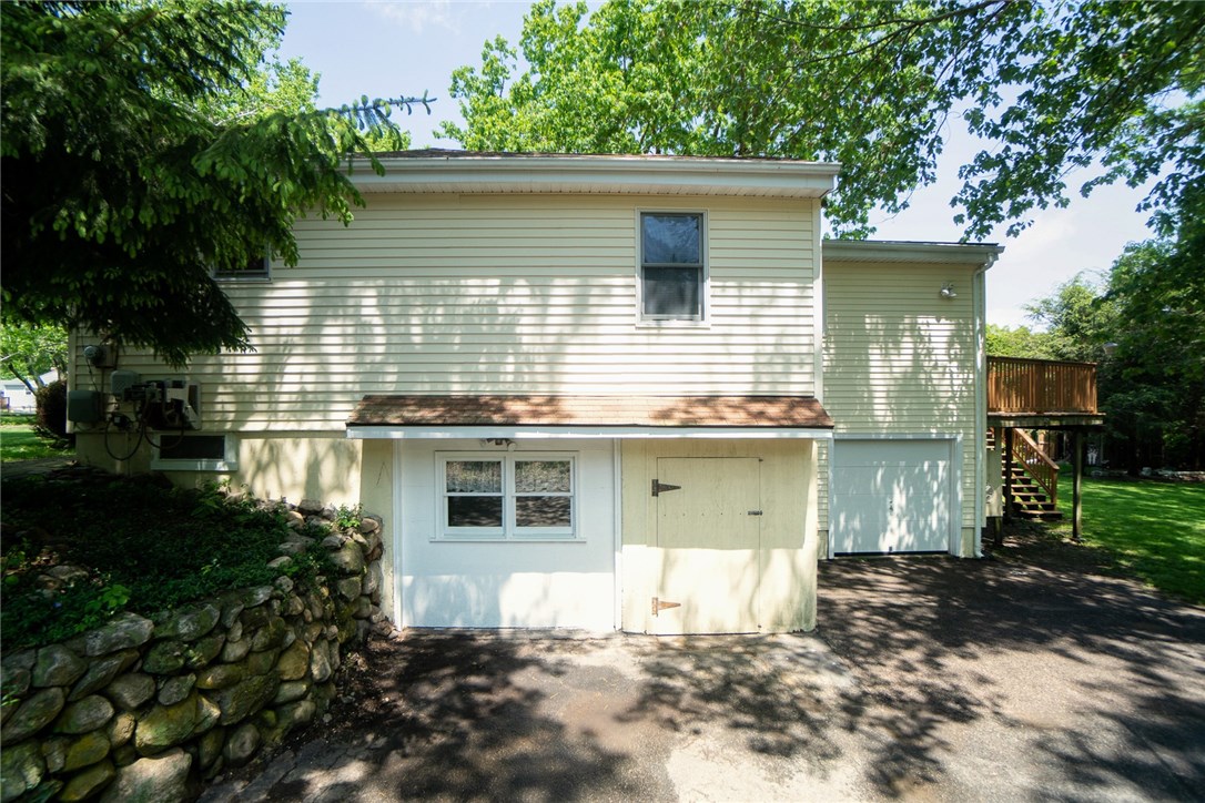 183 Winnapaug Road Westerly, RI 02891 - Photo 4 of 38