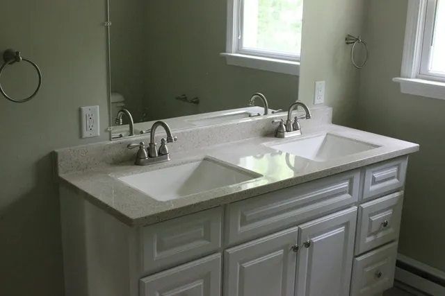 $2,300 | 48 Colonial Way, Unit LEFT, Rehoboth, MA 02769