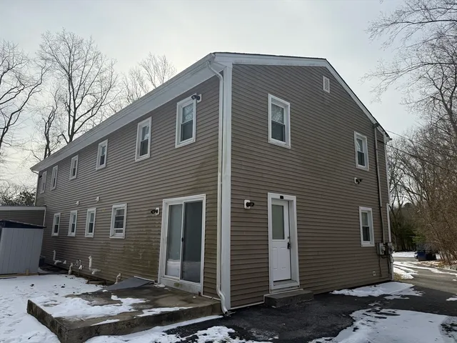 $2,300 | 48 Colonial Way, Unit LEFT, Rehoboth, MA 02769
