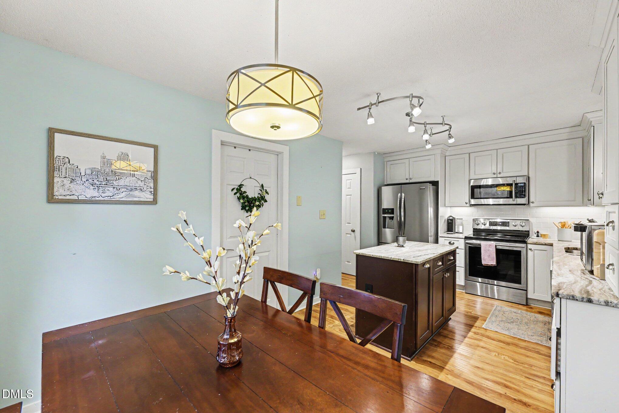 511 Carolina Avenue Raleigh, NC 27606 - Photo 10 of 25