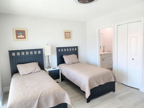$3,500 | 572 Southeast 20th Avenue, Unit 3, Deerfield Beach, FL 33441