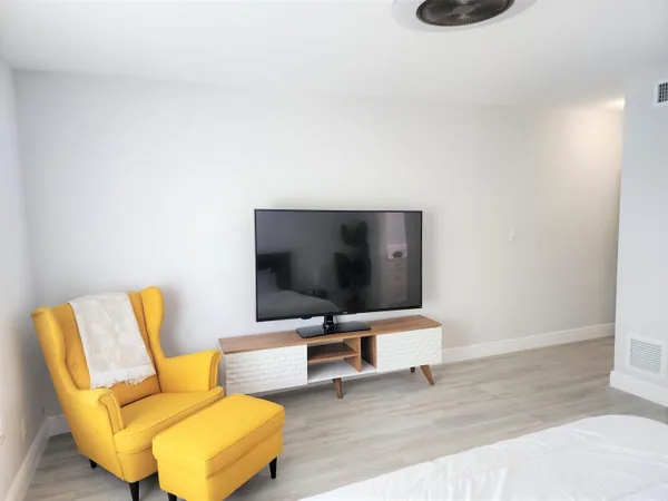 $3,500 | 572 Southeast 20th Avenue, Unit 3, Deerfield Beach, FL 33441