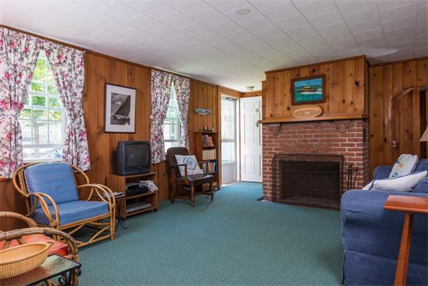 10 Briar Road Mattapoisett, MA 02739 - Photo 5 of 11 Gallery Image 5