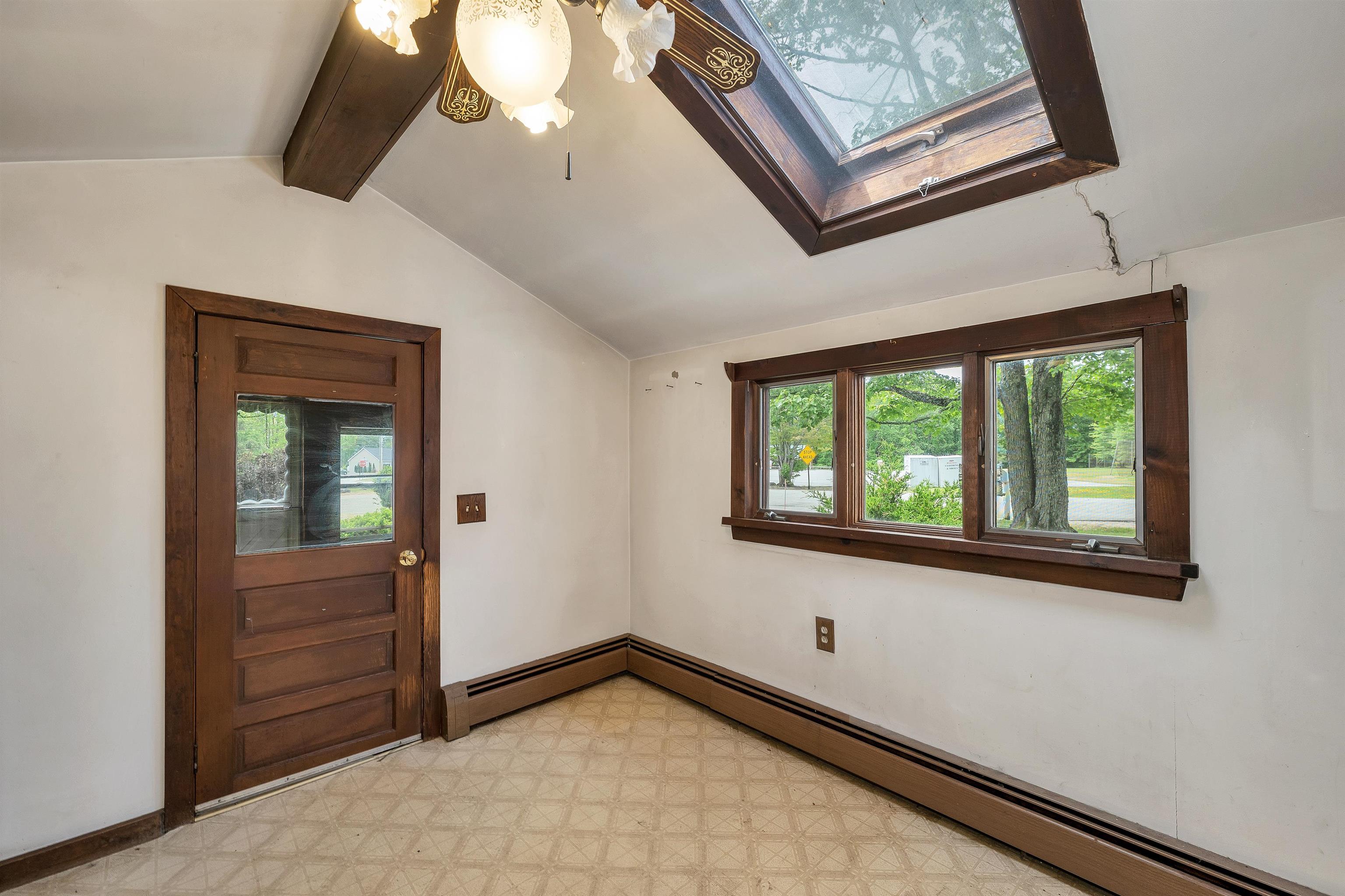 13 Elm Street Epping, NH 03042 - Photo 4 of 47