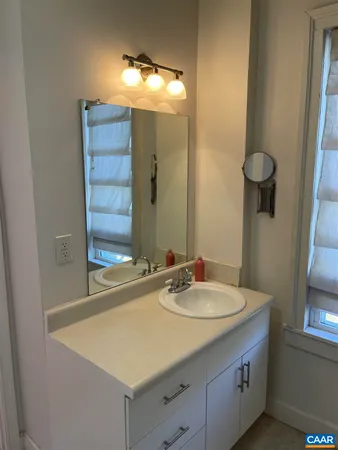 $3,200 | 311 5th Street Southwest, Charlottesville, VA 22903