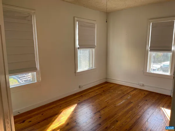 $3,200 | 311 5th Street Southwest, Charlottesville, VA 22903