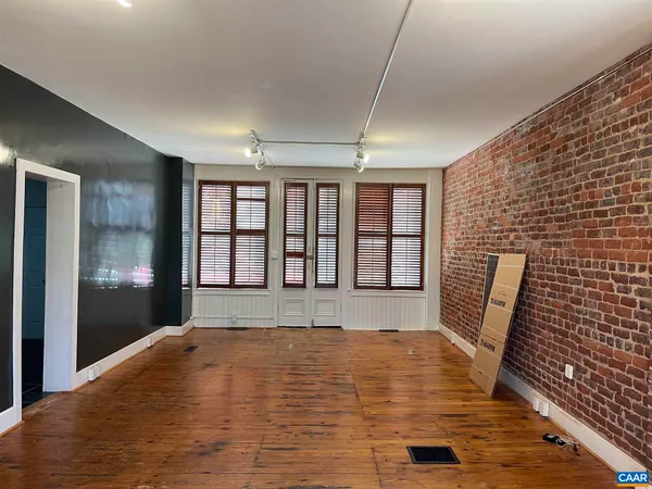 $3,200 | 311 5th Street Southwest, Charlottesville, VA 22903