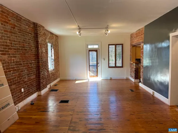 $3,200 | 311 5th Street Southwest, Charlottesville, VA 22903