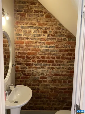 $3,200 | 311 5th Street Southwest, Charlottesville, VA 22903