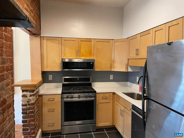 $3,200 | 311 5th Street Southwest, Charlottesville, VA 22903