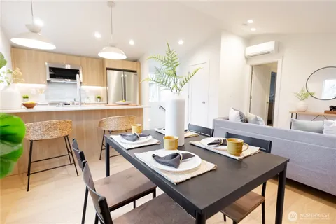 $789,000 | 1528 25th Avenue, Seattle, WA 98122
