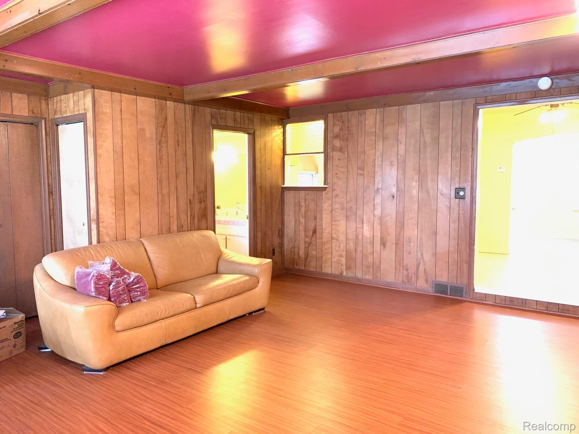 15013 Charles R Avenue Eastpointe, MI 48021 - Photo 17 of 27 FAMILY ROOM VIEW 2.jpg