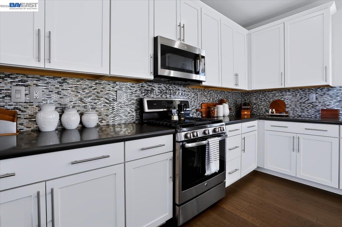 1826 Entrance Road Alameda, CA 94501 - Photo 10 of 46 Gallery Image 10