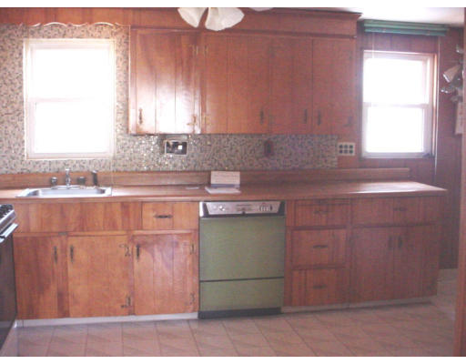33 Essex Road Sharon, MA 02067 - Photo 4 of 6 Gallery Image 4