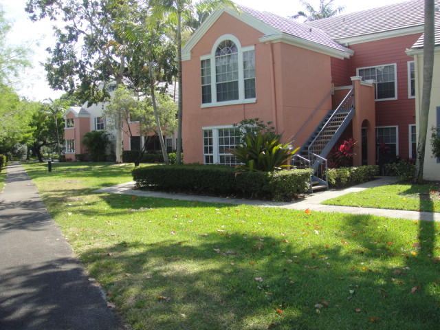 1165 Crystal Way, Unit I Delray Beach, FL 33444 - Photo 1 of 18 Exterior