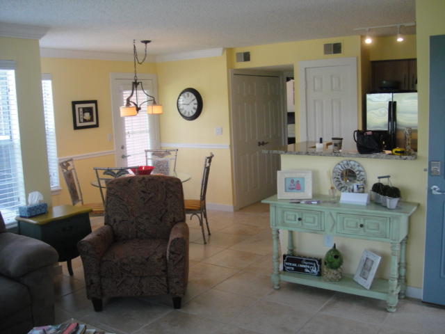 1165 Crystal Way, Unit I Delray Beach, FL 33444 - Photo 5 of 18 General Living Area