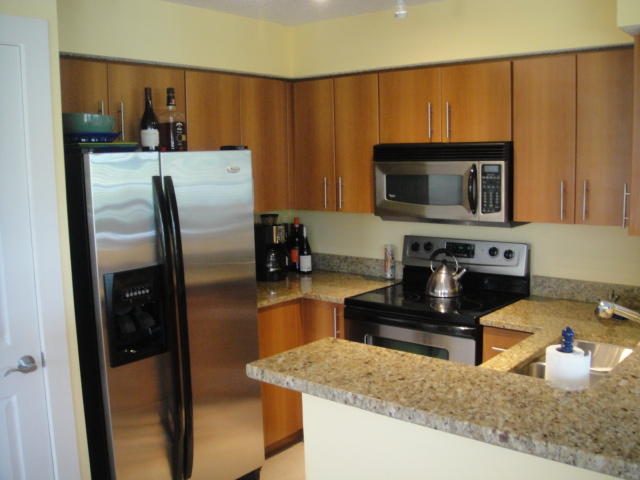 1165 Crystal Way, Unit I Delray Beach, FL 33444 - Photo 10 of 18 Kitchen